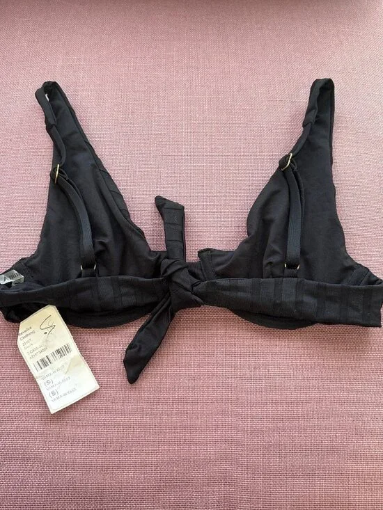 Vitamin A Rossi Halter Underwire Bikini Top in Black Small Womens Swimsuit